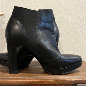 Via Spaga Platform Booties
